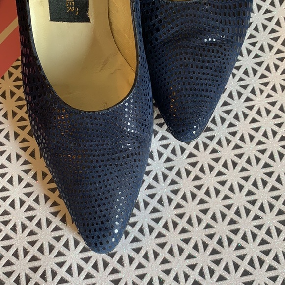 Classifies Entier blue patterned shoes - Picture 3 of 8